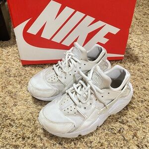 NIKE SHOES WMNS AIR HUARACHE RUN Size 7